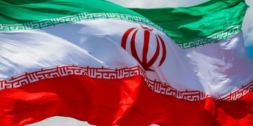 جشن بزرگ منتقدان به تعویق افتاد/ امروز زمان همدلی با دل‌های داغدار و جان‌های استوار است