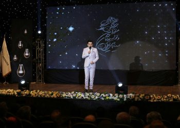 فرزاد حسنی